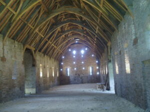 Tihte Barn with Cruck roof